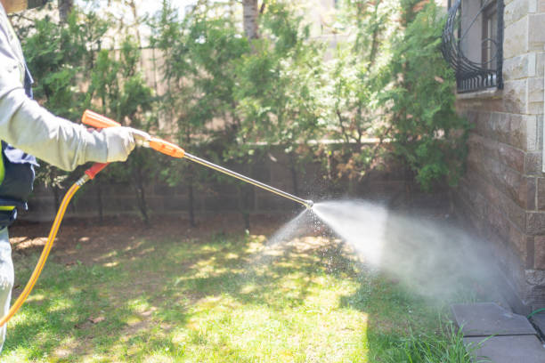 Best Residential Pest Control  in Chickasaw, AL
